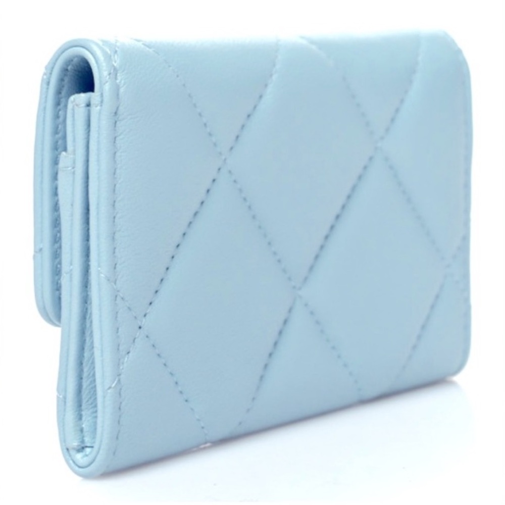 CHANEL 19 Coin Flap Wallet 
in Blue Quilted Lambskin - Authentic - Picture 8 of 9